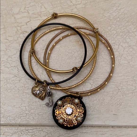 Juicy Couture Set Of 5 Bangles - Picture 1 of 5